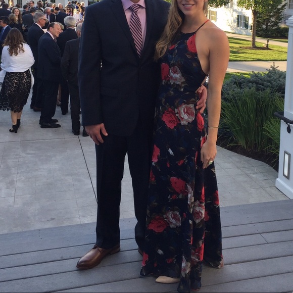 Lulus Dresses & Skirts - Lulus maxi formal dress (like new)